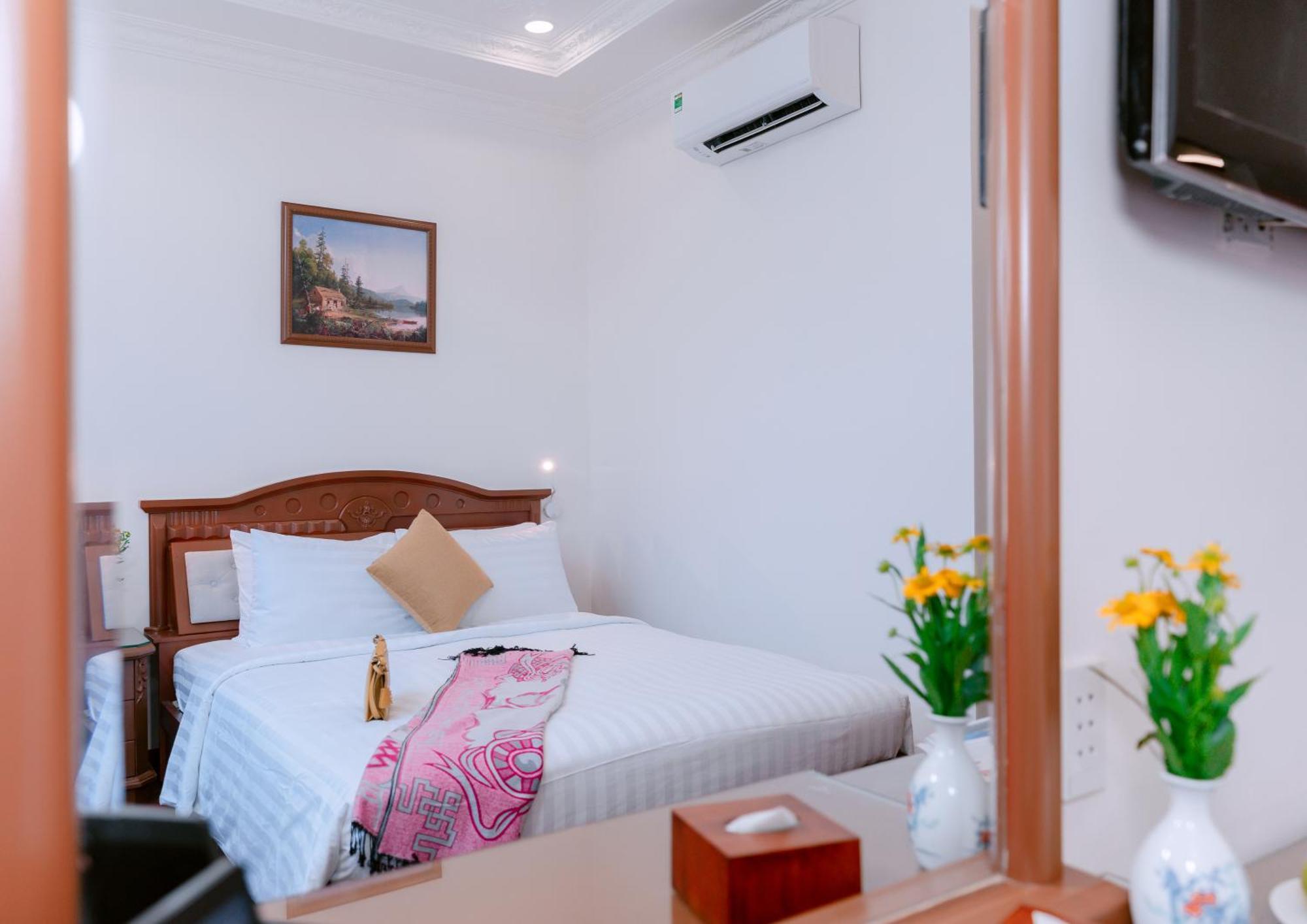 Dahlialand Saigon Hotel & Swimming Pool - Ben Thanh Market, District 1 Ho Chi Minh-staden Exteriör bild